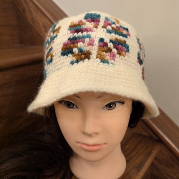 Y2K Multicolor Crochet Wool Ivory Bucket Hat, Granny Star Quilt Design OS - Picture 2 of 10